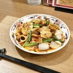 中華マオ - 豚肉とにんにくの芽の炒め  小皿サイズ（550円）　　　　　　　　　　　　　ご飯とお酒が欲しくなる料理です♪