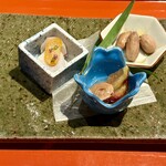 一石三鳥 - 口取り　きぬかつぎカラスミのせ　落花生　イチヂクとわらび餅みそ