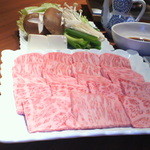 祇をん焼肉 茂  - 特選サーロインを贅沢に少し厚めにスライスしたしゃぶしゃぶをお召し上がり下さい。