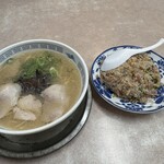 竜鳳 - ラーメン半焼き飯セット950円