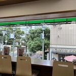 萬栄 cafe F - 窓側のカウンター席からの眺め