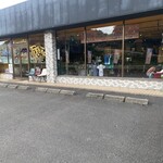 TRRend HAMBURGER - 店内では、アメカジの子供服も販売