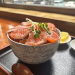 早戸川国際マス釣場 - マス親子丼 大盛り