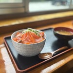 早戸川国際マス釣場 - マス親子丼