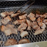 山清炭火ガーデン - そろそろですか？