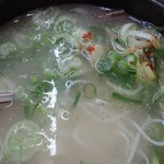 ヨンドンソルロンタン - 味付けしてないので自分で塩コショウで味付けします。　キムチを入れても良し！　ご飯を入れても良しだ！