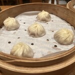 鼎泰豊 - 何でこんなに皮が薄いの⁈でも破れない！