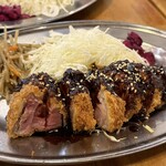 幸運豚人 - ■低温調理極厚味噌カツ150g¥1,000