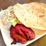 SMILE - ちょい飲みセットのサラダ&パパド&チキンテイッカ