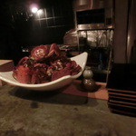 大どころ - テーブル上に盛られた蟹