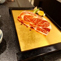 やきにく亭 六歌仙 新宿西口 小滝橋通り店 - これがデデーンと登場します。
