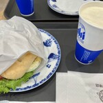 三本珈琲店 - 料理写真:ベーコンエッグサンドイッチ、生ビール
