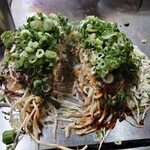 元祖八昌 - 段目。もやしが入ってるのが珍しい。