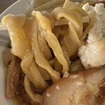 MENPIRE 壮 - 『フィジ麺＋ド濃厚味玉＆メンマ』の麺