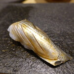 すし 中靜 - こはだ　仕込みに二日かかる、柔らかく舌触りが良いです。スーパーのカミソリのようなパック漬けとは別物。