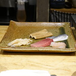 すし 中靜 - 発進を待つ私の寿司種たち。