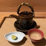 日本料理こまつ - 興部松茸の土瓶蒸し、白甘鯛出汁