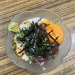 立呑み処 入部酒店 - マグロ山かけ