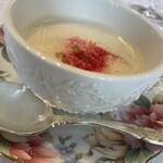 シャトー　ラ・パルム・ドール - 大根のクリームスープ