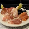 山猫軒 - 生ハムメロン、タスマニアサーモン、シャインマスカット、長野パープル、マスカットベリーa