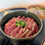 上尾ごはん - ステーキ丼 とろける赤身