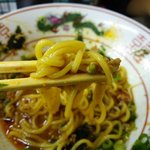 ラーメン浅野2号 - 他の麺とは違う中太縮れ麺