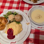 ラケル - KUKUモッツァレラチーズオムライス+オムライス大盛。
