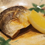 割烹さいお - 皮目の焦げも秀逸