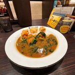 CoCo壱番屋 - 料理写真:フライドチキンカレー200g ほうれん草ミックス　1143円