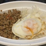 タイ食堂 ひょうたん - 桜台フードフェスタ　ガパオライス800円