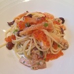 カーサ・デル・チーボ - レアに仕上げた八戸産 秋鮭とイクラのスパゲッティ 
      鮭ご飯のイメージで