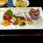 上お造り定食のお造り、天ぷら