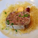 カーサ・デル・チーボ - 北海道産 仔牛、リードヴォー、鶏冠、鶏レバーのテリーナ 新しい“フィナンツェーラ”の形