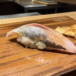 川崎 鮨 よこ田 - アジ。新鮮で美味しい。