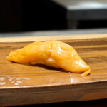 川崎 鮨 よこ田 - 赤貝。コリコリ美味しい。