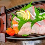 炉端と酒 五臓六腑 - 特選刺身盛合せ