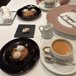 レザンファン ギャテ - コーヒーとポルボローネ（レモンとなにか）