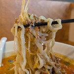 純手揉み中華 れん - ザージャンが麺に絡む