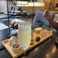 囲炉裏と日本料理 松風庵 - 洋梨のスパークリング。アルコールあり。