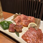 どすこい商店 ホルモン焼肉 豚星 - 