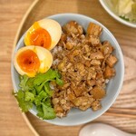 勺勺 - 滷肉飯、お肉の量がたっぷり