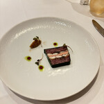 レザンファン ギャテ - 鰻と黒米、鴨フォアグラの小さなテリーヌ（山椒オイル・アップルヴィネガーのレディクション）