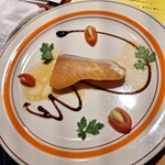 Sake Wine 洋食堂サリエ - ぷるんぷるんサーモン～43℃の新食感～