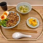 勺勺 - スープと冷菜が付いてきます