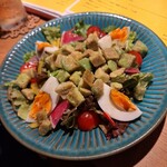 Sake Wine 洋食堂サリエ - 定番!アボカドが主役のニース風サラダ