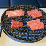 焼肉×創作びすとろ 笑進笑明 - 和牛焼肉盛り合わせ　肩サンカク、サンカク腹、シンシン、ハバキ