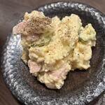 もつ千 - ポテトサラダ！量が多いだけでなく、味わいの深さが嬉しい逸品！かなりハイレベル！
