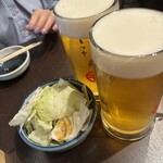もつ千 - 生ビール大で乾杯！デカい、1lサイズ！