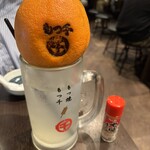 もつ千 - まるごとグレープフルーツサワー！このビジュアルは圧巻！