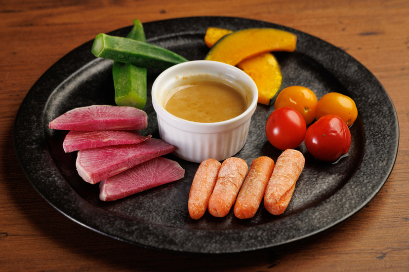 写真 : 溶岩焼きグリルと世界のワイン 肉助 上大岡店 - 上大岡/肉バル